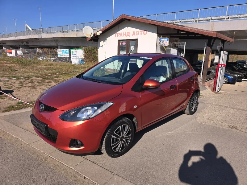 Mazda 2 1.3перфектна, снимка 2 - Автомобили и джипове - 47913309