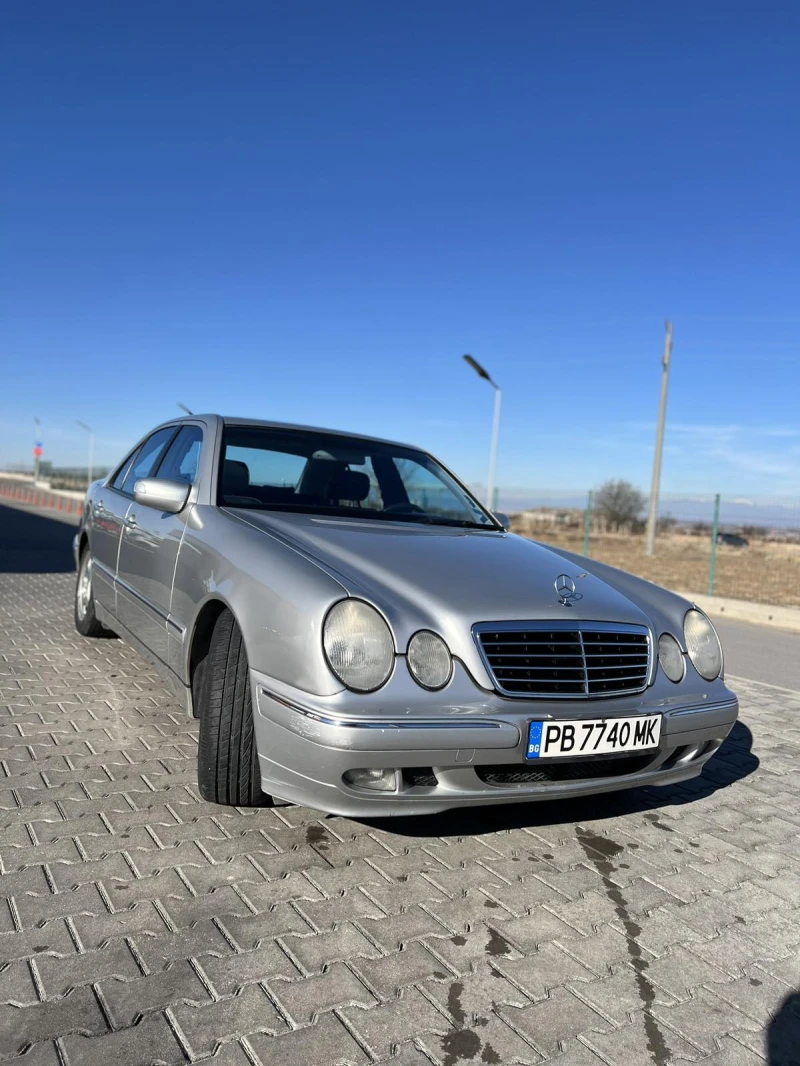 Mercedes-Benz E 200, снимка 1 - Автомобили и джипове - 48087051