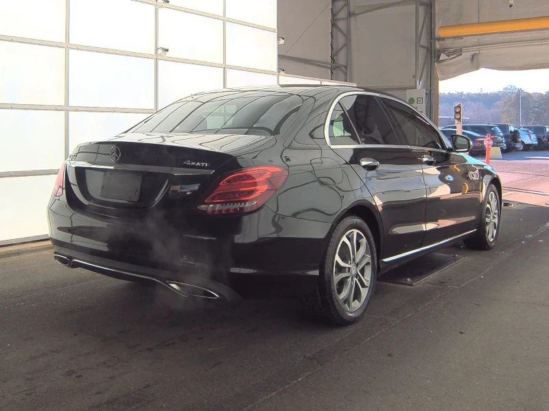 Mercedes-Benz C 300, снимка 5 - Автомобили и джипове - 48720554