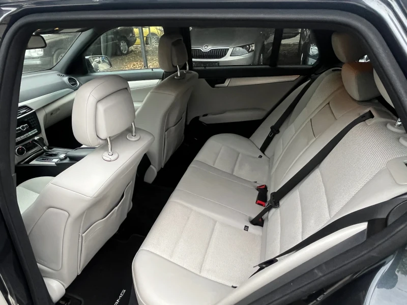 Mercedes-Benz C 200 CGI AMG, снимка 9 - Автомобили и джипове - 51843344