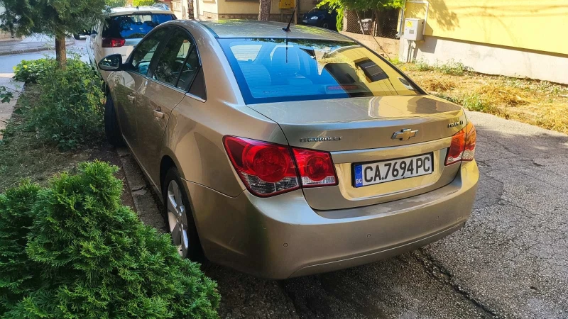 Chevrolet Cruze, снимка 3 - Автомобили и джипове - 52344511