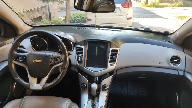 Chevrolet Cruze, снимка 5 - Автомобили и джипове - 52344511