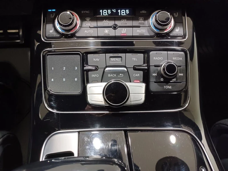 Audi S8 PLUS* DISTRONIK* MATRIX* HEAD-UP* B&O* ОБДУХ* АЛКА, снимка 12 - Автомобили и джипове - 52482422