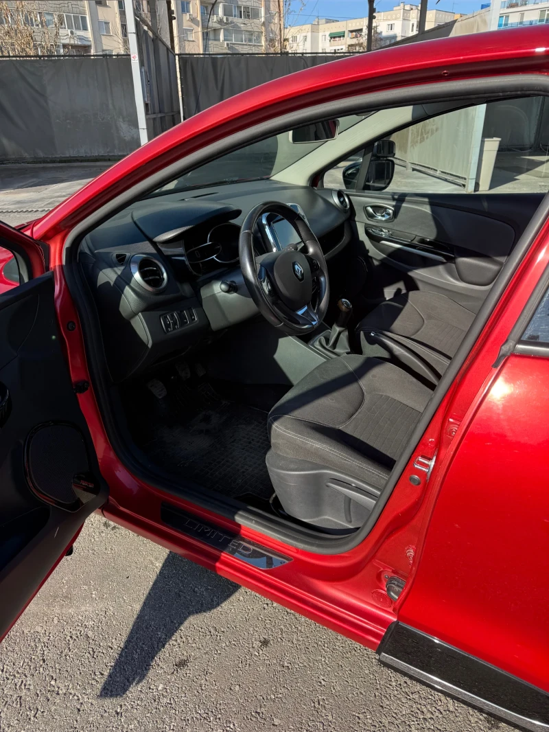 Renault Clio, снимка 12 - Автомобили и джипове - 53354277