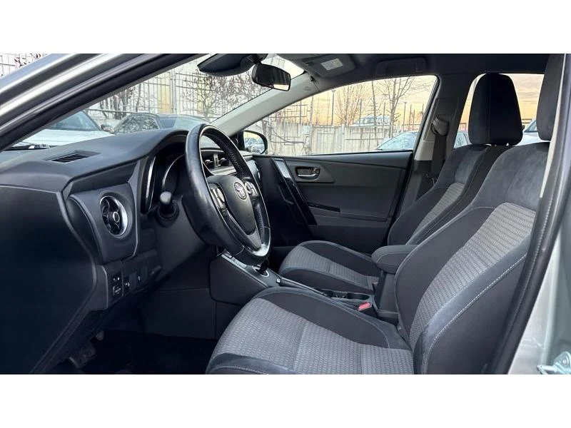 Toyota Auris 1.8 CVT HSD LUNA PLUS, снимка 12 - Автомобили и джипове - 53001119