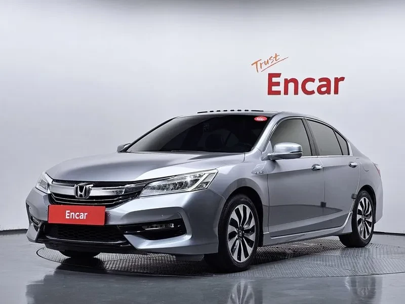 Honda Accord 2.0 Hybrid - САМО 30% АВАНС!