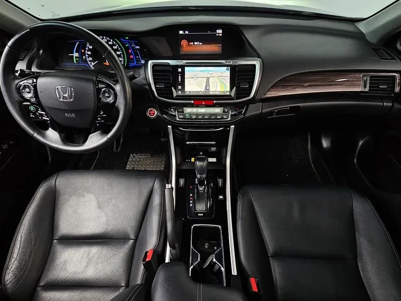 Honda Accord 2.0 Hybrid - САМО 30% АВАНС!, снимка 14 - Автомобили и джипове - 55936572