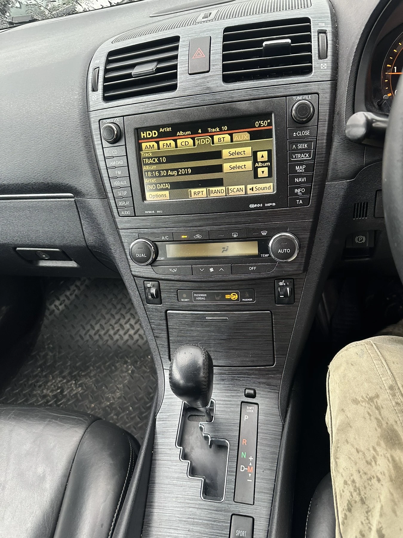 Toyota Avensis 2. 2 дизел (D-CAT, 177 к. с АВТОМАТ. НА ЧАСТИ, снимка 14 - Автомобили и джипове - 52982431