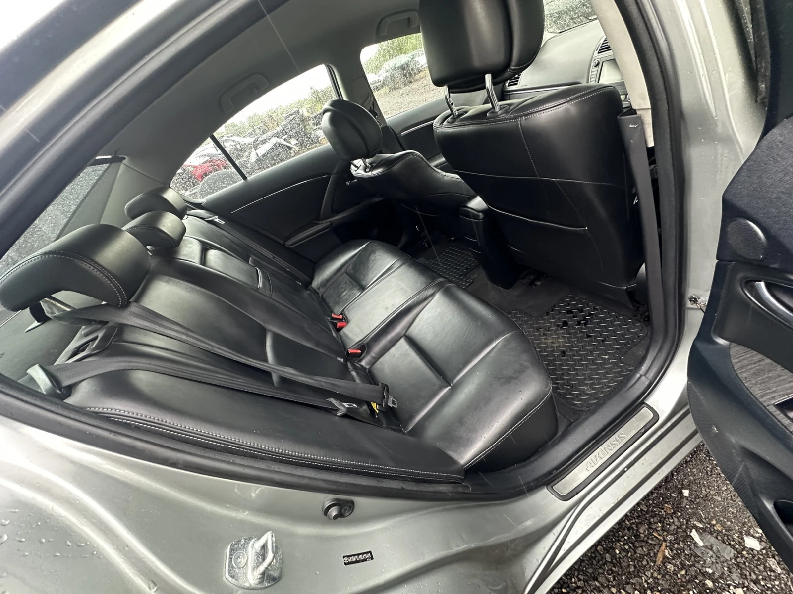 Toyota Avensis 2. 2 дизел (D-CAT, 177 к. с АВТОМАТ. НА ЧАСТИ, снимка 11 - Автомобили и джипове - 52982431