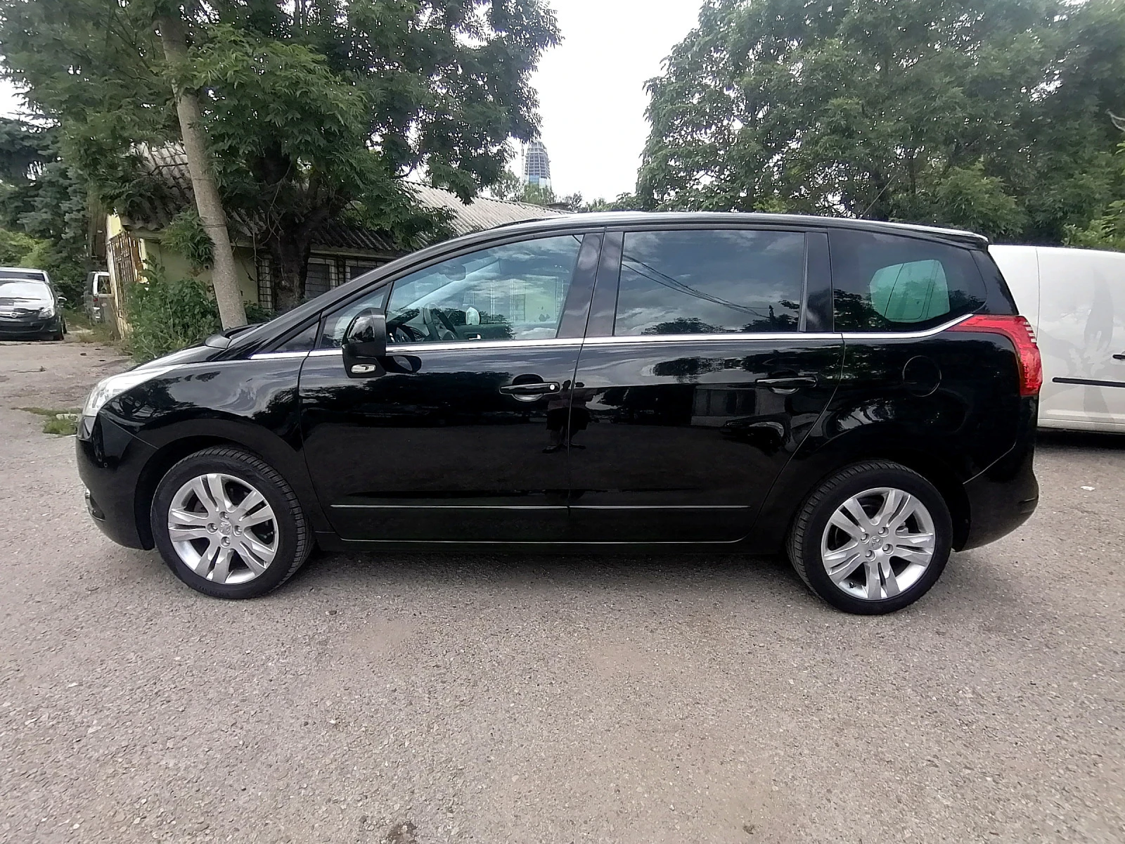 Peugeot 5008 1.6 benz PANORAMA - изображение 7