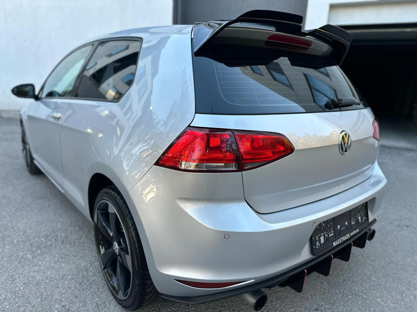 VW Golf 1.2TSI / GTI OPTIC / РЕГИСТРИРАН - изображение 5