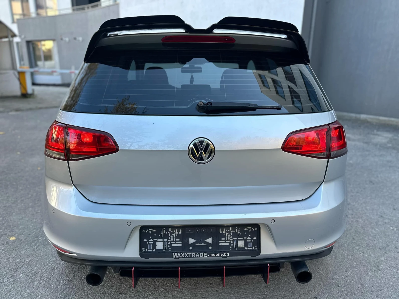 VW Golf 1.2TSI / GTI OPTIC / РЕГИСТРИРАН - изображение 6