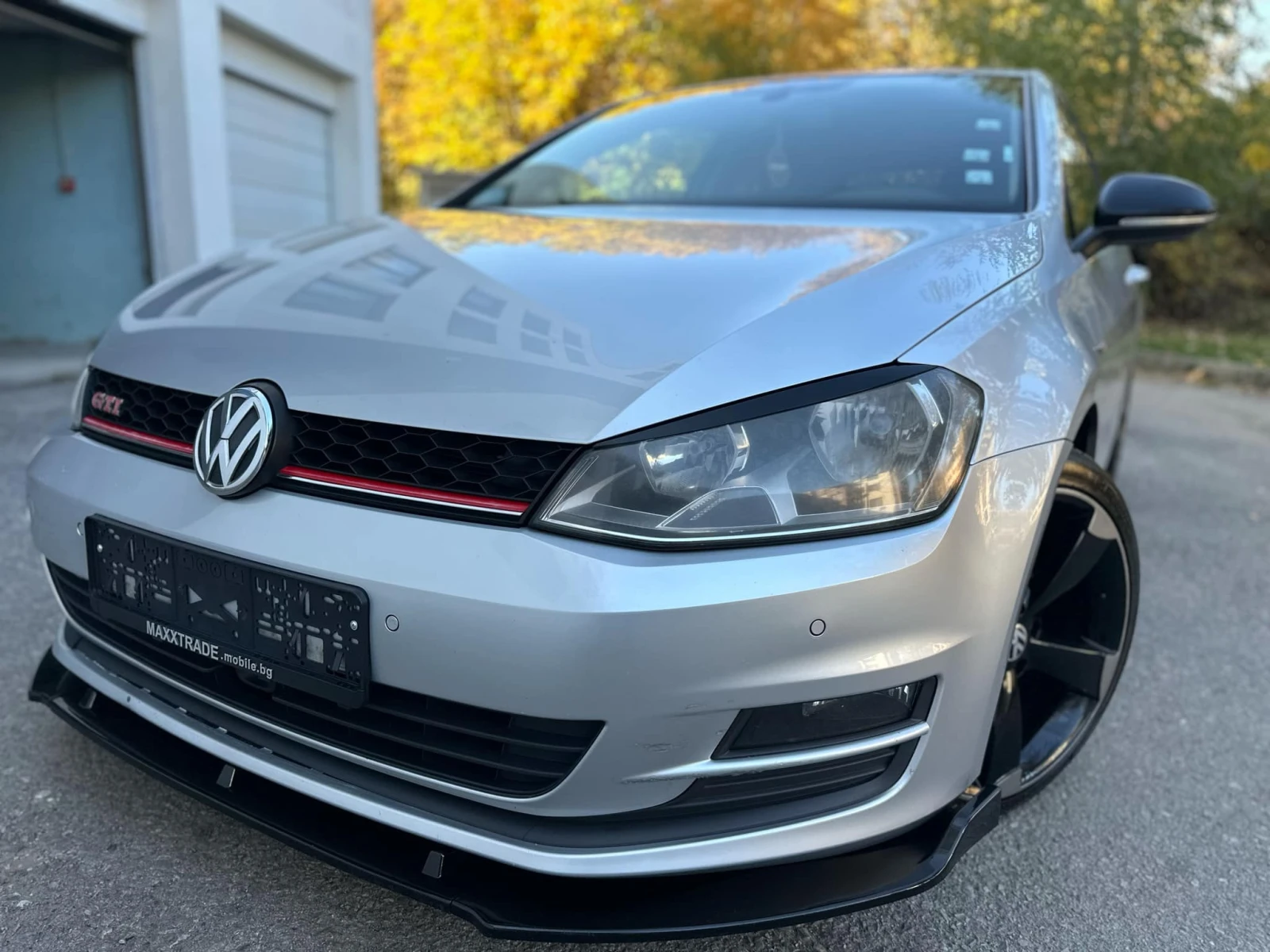 VW Golf 1.2TSI / GTI OPTIC / РЕГИСТРИРАН - изображение 3