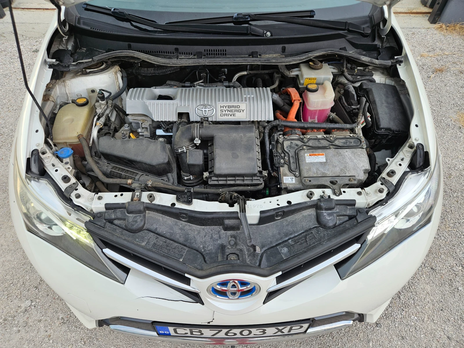 Toyota Auris 1.8Hybrid Avtomat  - изображение 8
