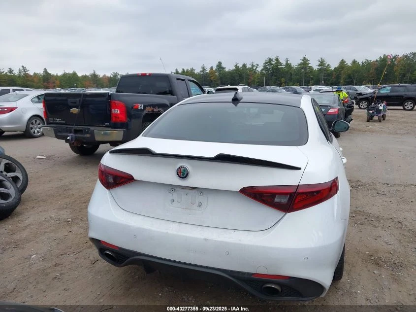 Alfa Romeo Giulia 2018 ALFA ROMEO GIULIA AWD - изображение 8