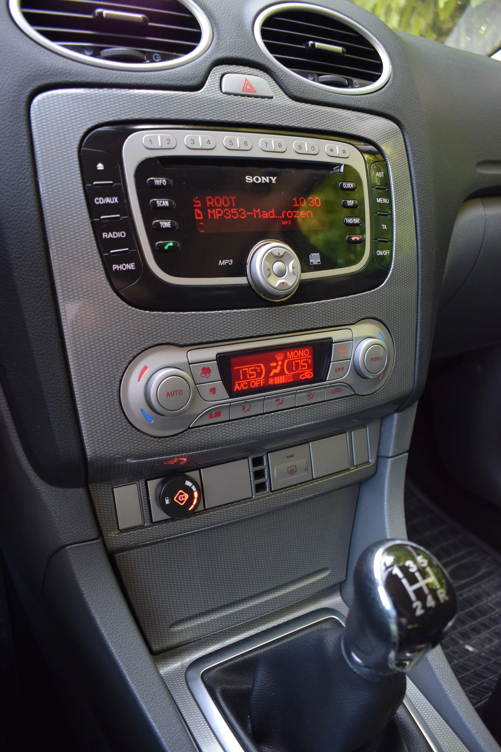 Ford Focus 2.0 Titanium | Mobile.bg � ����������� 10