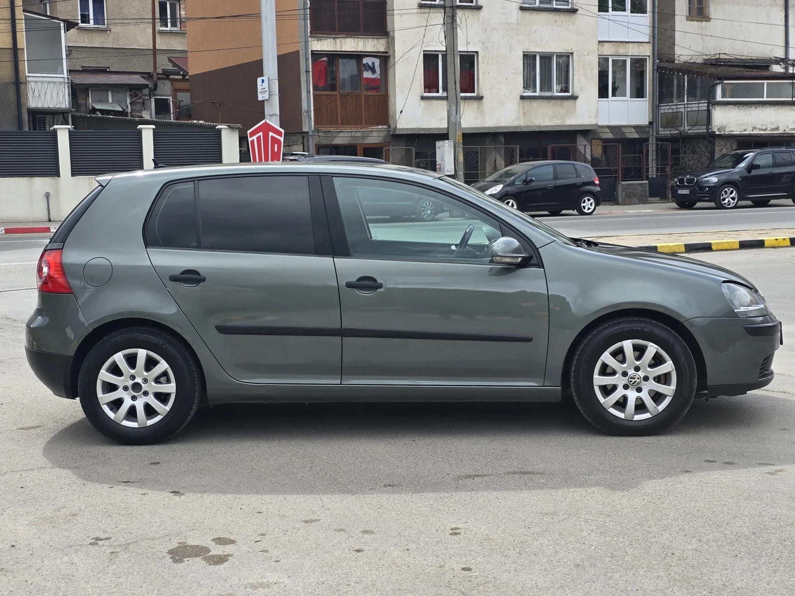 VW Golf Топ състояние лизинг, снимка 9 - Автомобили и джипове - 53938261