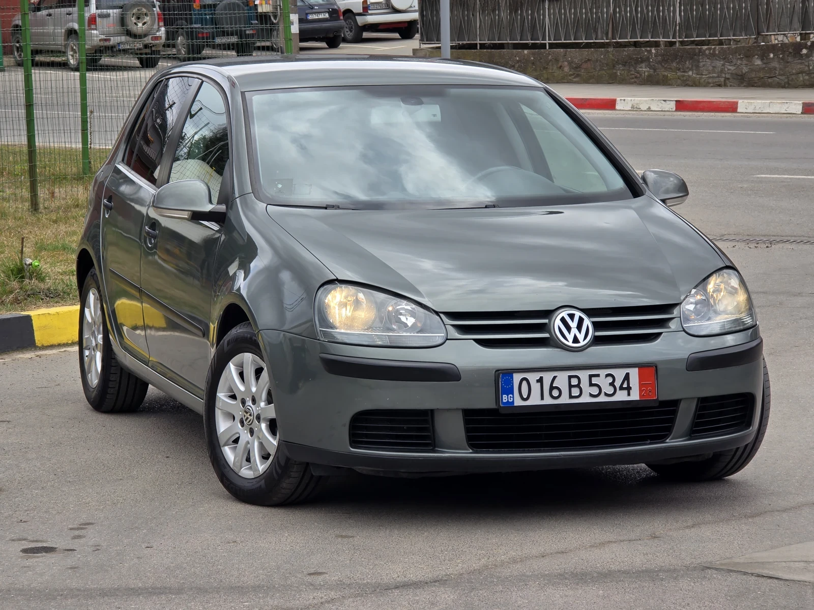 VW Golf Топ състояние лизинг, снимка 10 - Автомобили и джипове - 53938261