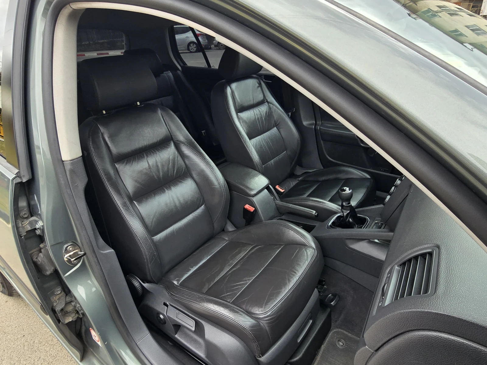 VW Golf Топ състояние лизинг, снимка 13 - Автомобили и джипове - 53938261