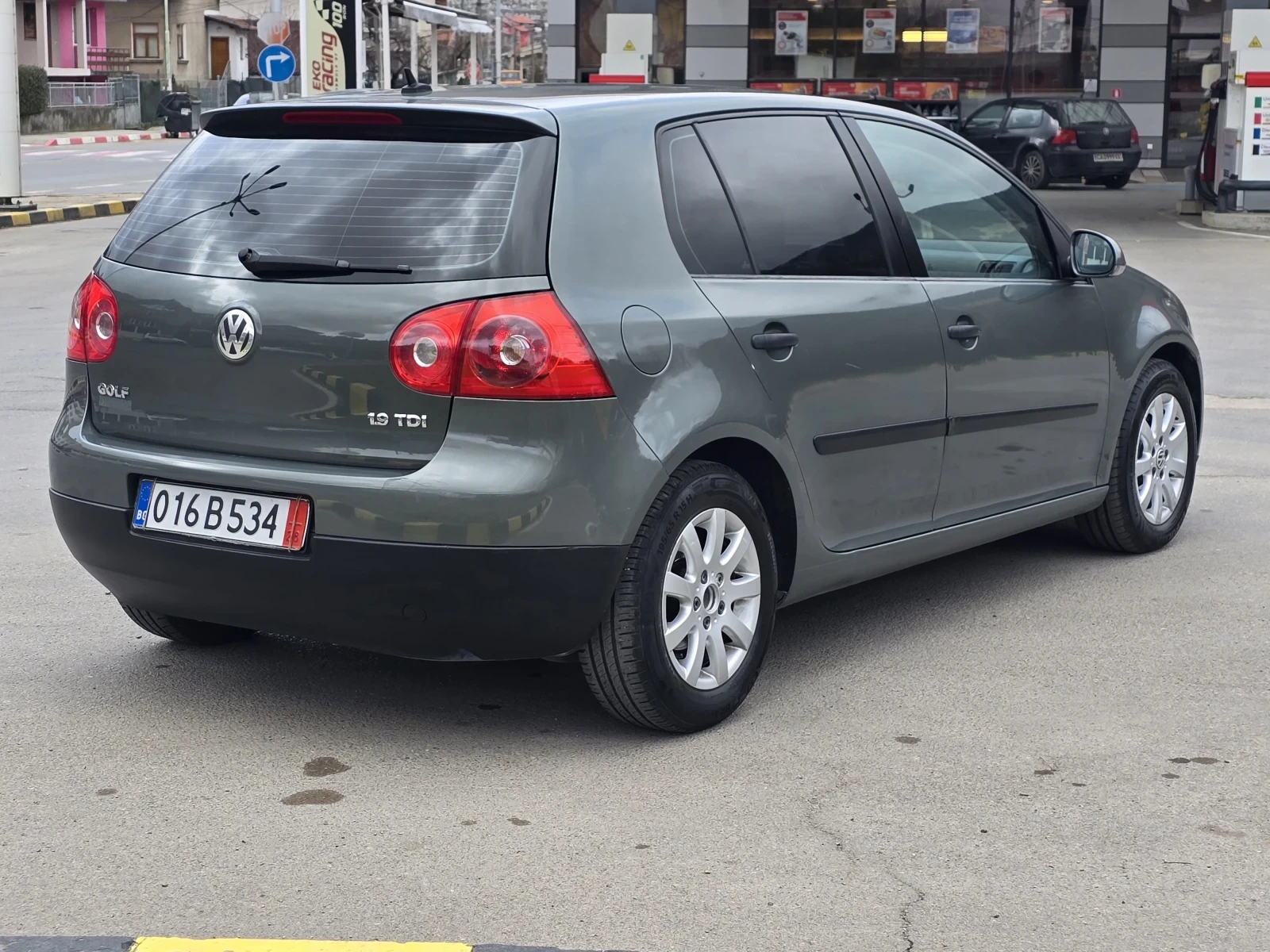 VW Golf Топ състояние лизинг, снимка 7 - Автомобили и джипове - 53938261