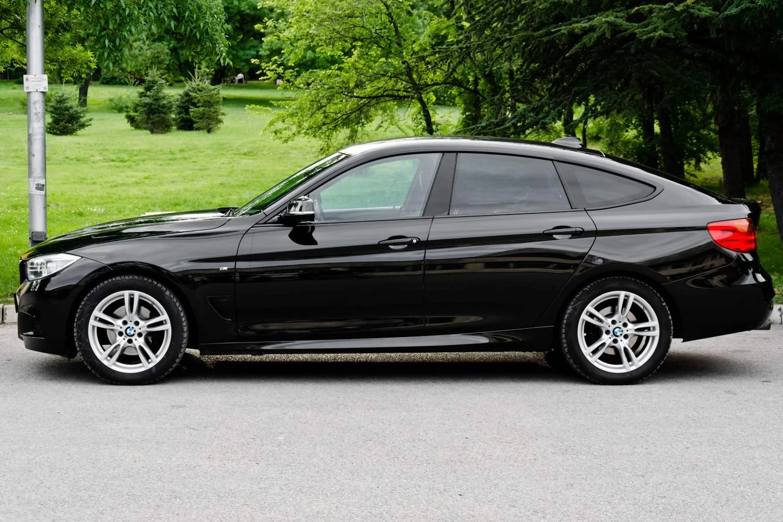 BMW 3gt BMW 320d GT (F34) xDrive - M-Sport пакет, снимка 10 - Автомобили и джипове - 54208763