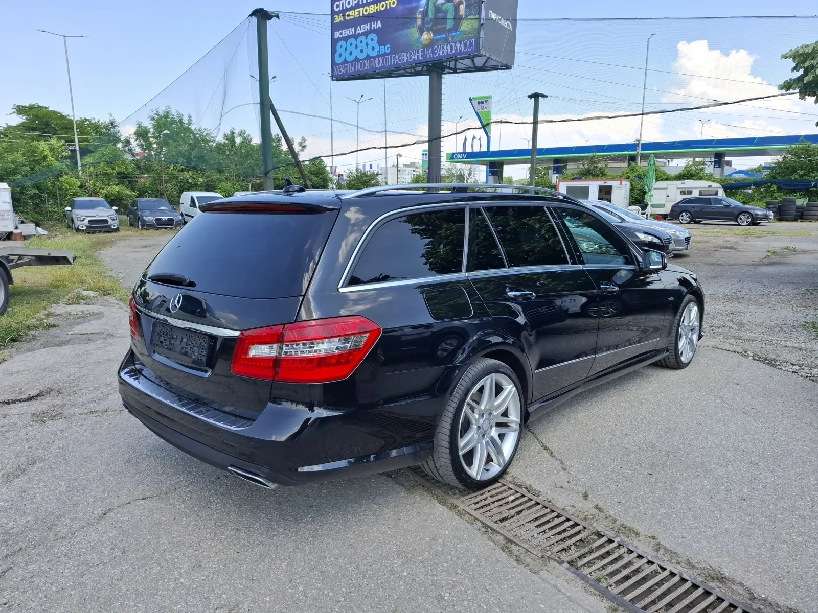 Mercedes-Benz E 350 4 MATIC, снимка 5 - Автомобили и джипове - 54801531