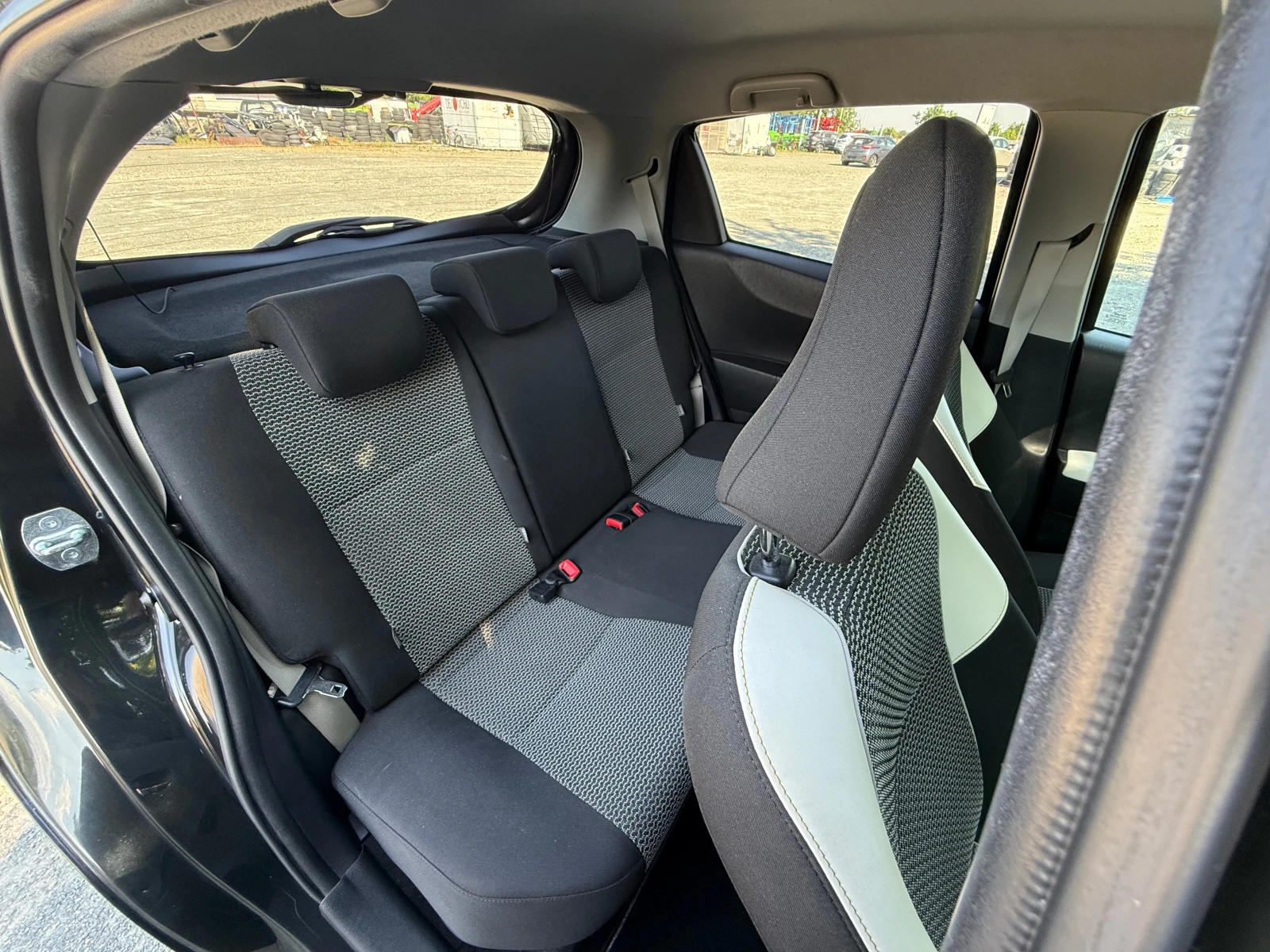 Toyota Yaris TREND EDITION ШВЕЙЦАРИЯ, снимка 12 - Автомобили и джипове - 55108081
