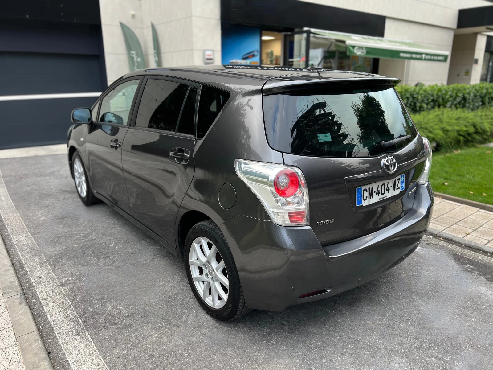 Toyota Verso 2.0 D4D 126к.с. * Panorama* KEYLESS* КОЖА* JAPAN* , снимка 5 - Автомобили и джипове - 55660268