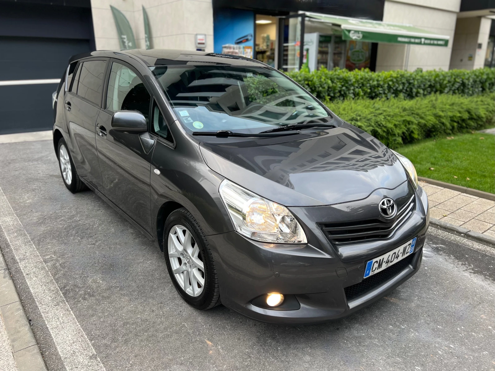 Toyota Verso 2.0 D4D 126к.с. * Panorama* KEYLESS* КОЖА* JAPAN* , снимка 3 - Автомобили и джипове - 55660268