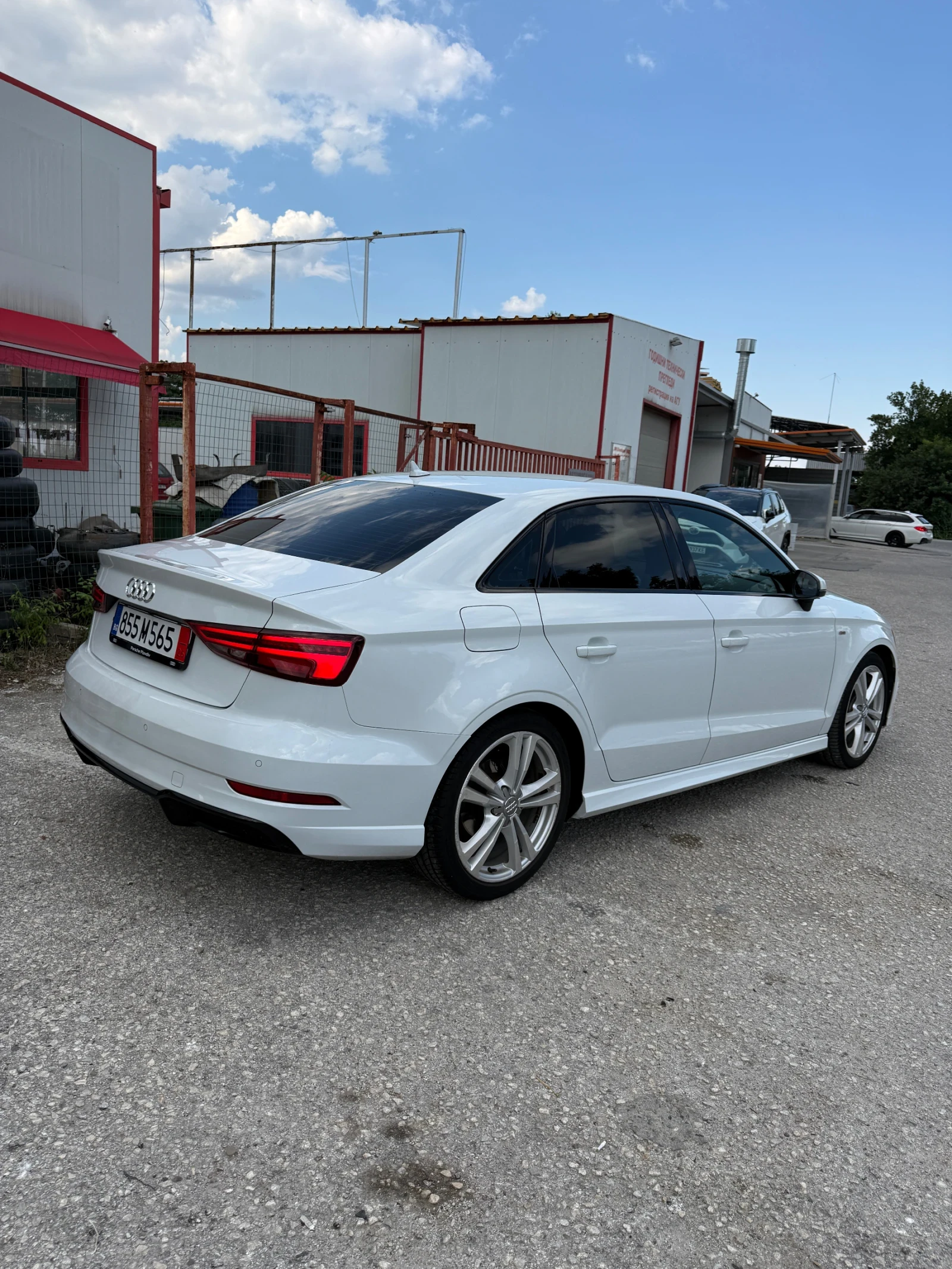 Audi A3 3S-line/ел.табло/напълно обслужен , снимка 2 - Автомобили и джипове - 55660543