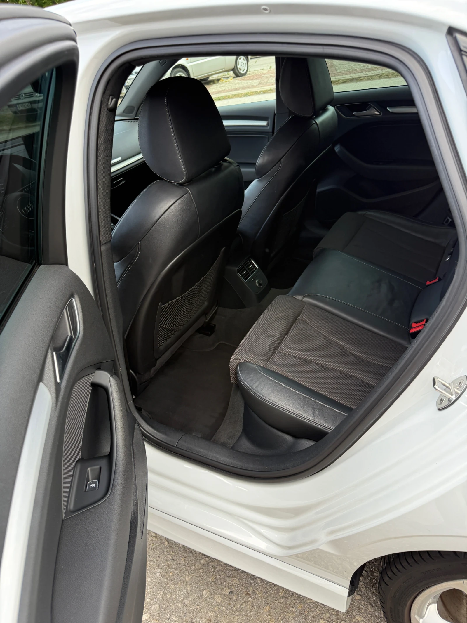 Audi A3 3S-line/ел.табло/напълно обслужен , снимка 9 - Автомобили и джипове - 55660543