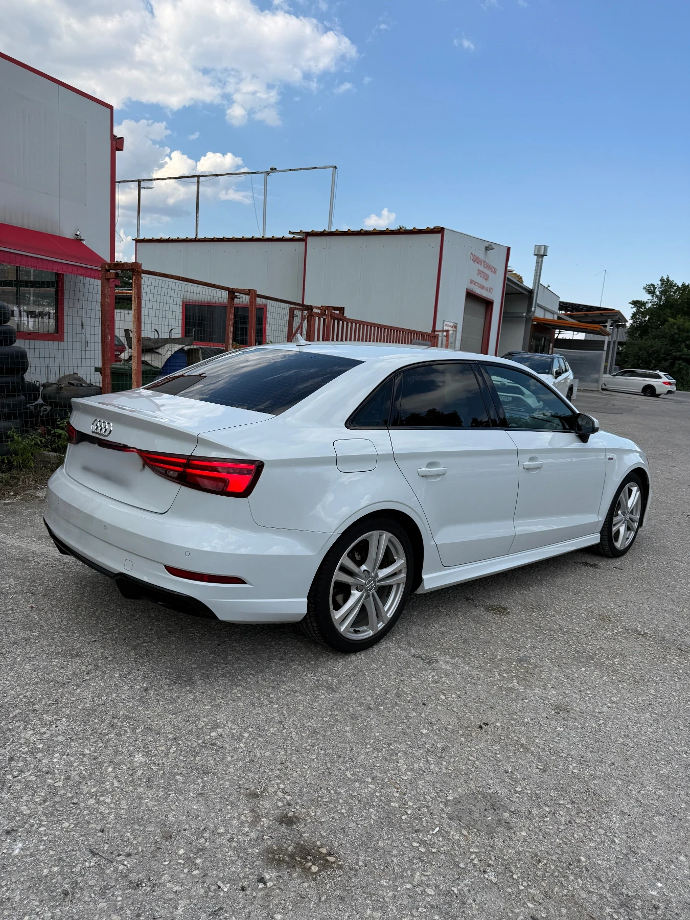 Audi A3 РЕГИСТРИРАН/3S-line/ел.табло/напълно обслужен , снимка 3 - Автомобили и джипове - 55974616