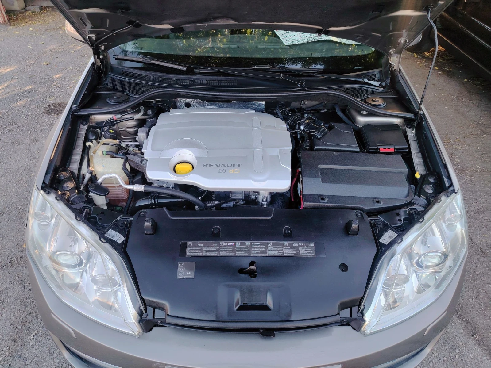 Renault Laguna 2.0DCI/INITIALE, снимка 10 - Автомобили и джипове - 55691086