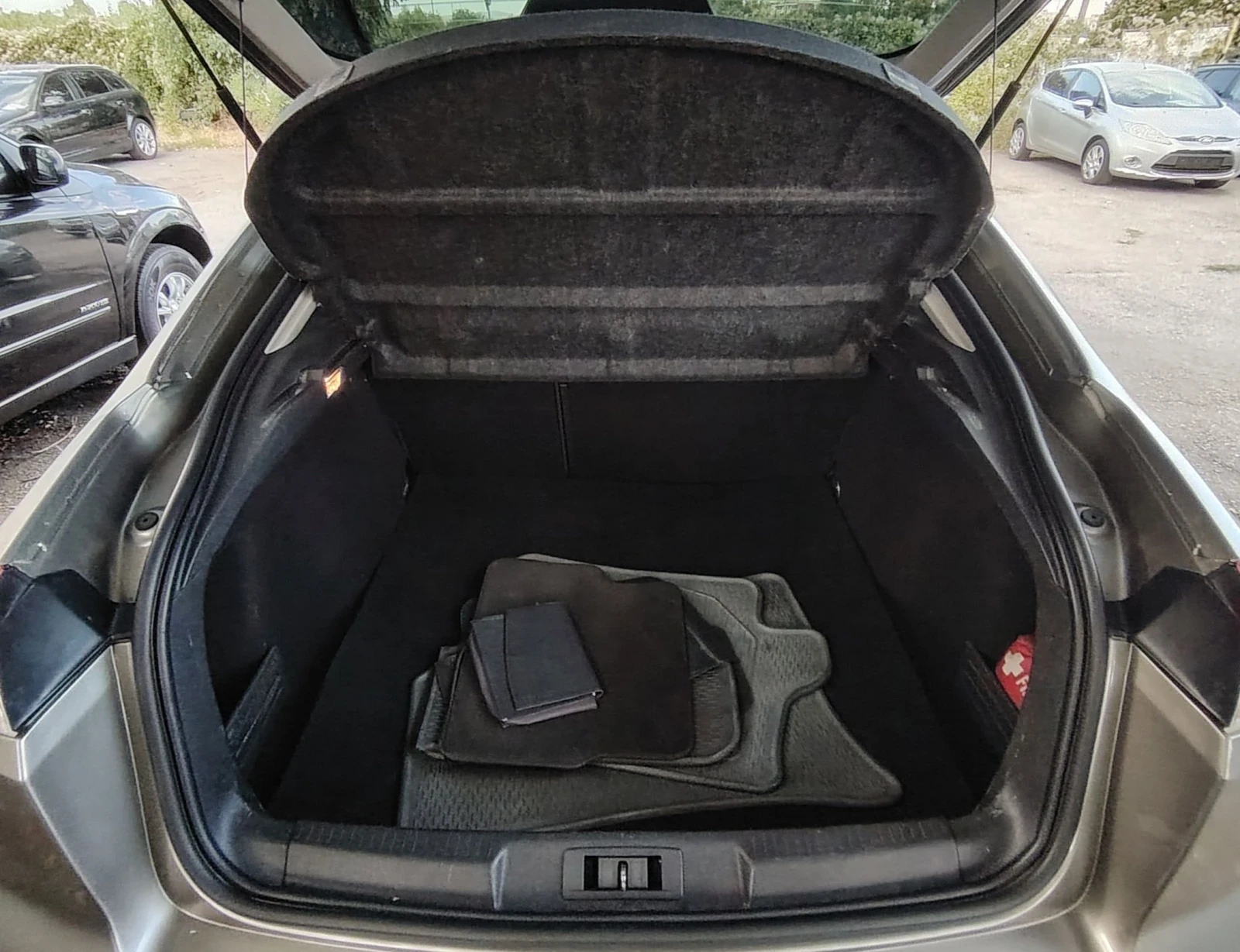 Renault Laguna 2.0DCI/INITIALE, снимка 15 - Автомобили и джипове - 55691086