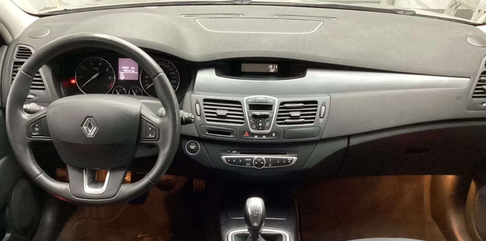 Renault Laguna 2.0DCI/INITIALE, снимка 12 - Автомобили и джипове - 55691086