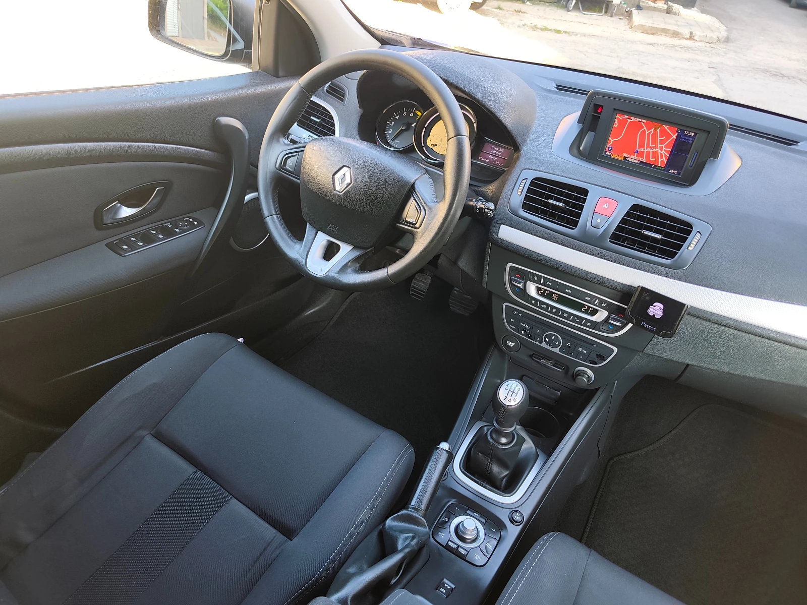 Renault Megane 1.4 130к.с. бензин, снимка 9 - Автомобили и джипове - 55780322