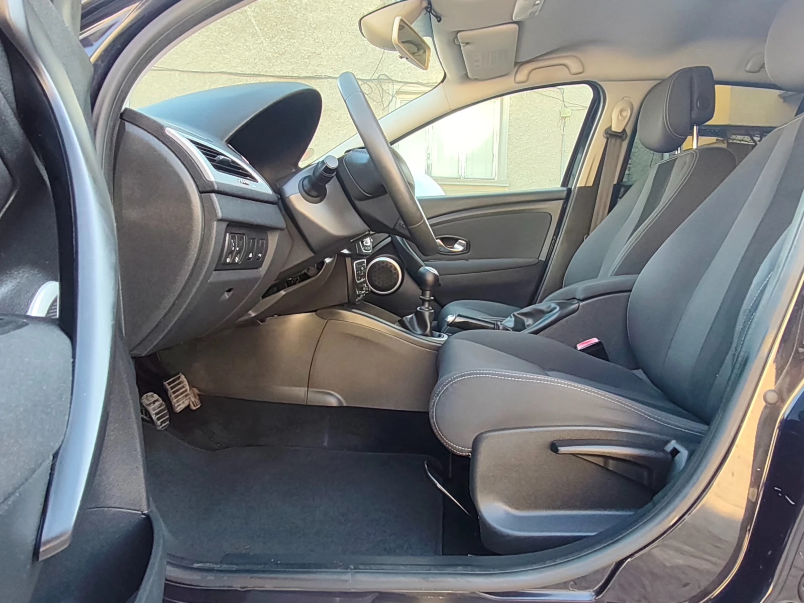 Renault Megane 1.4 130к.с. бензин, снимка 12 - Автомобили и джипове - 55780322