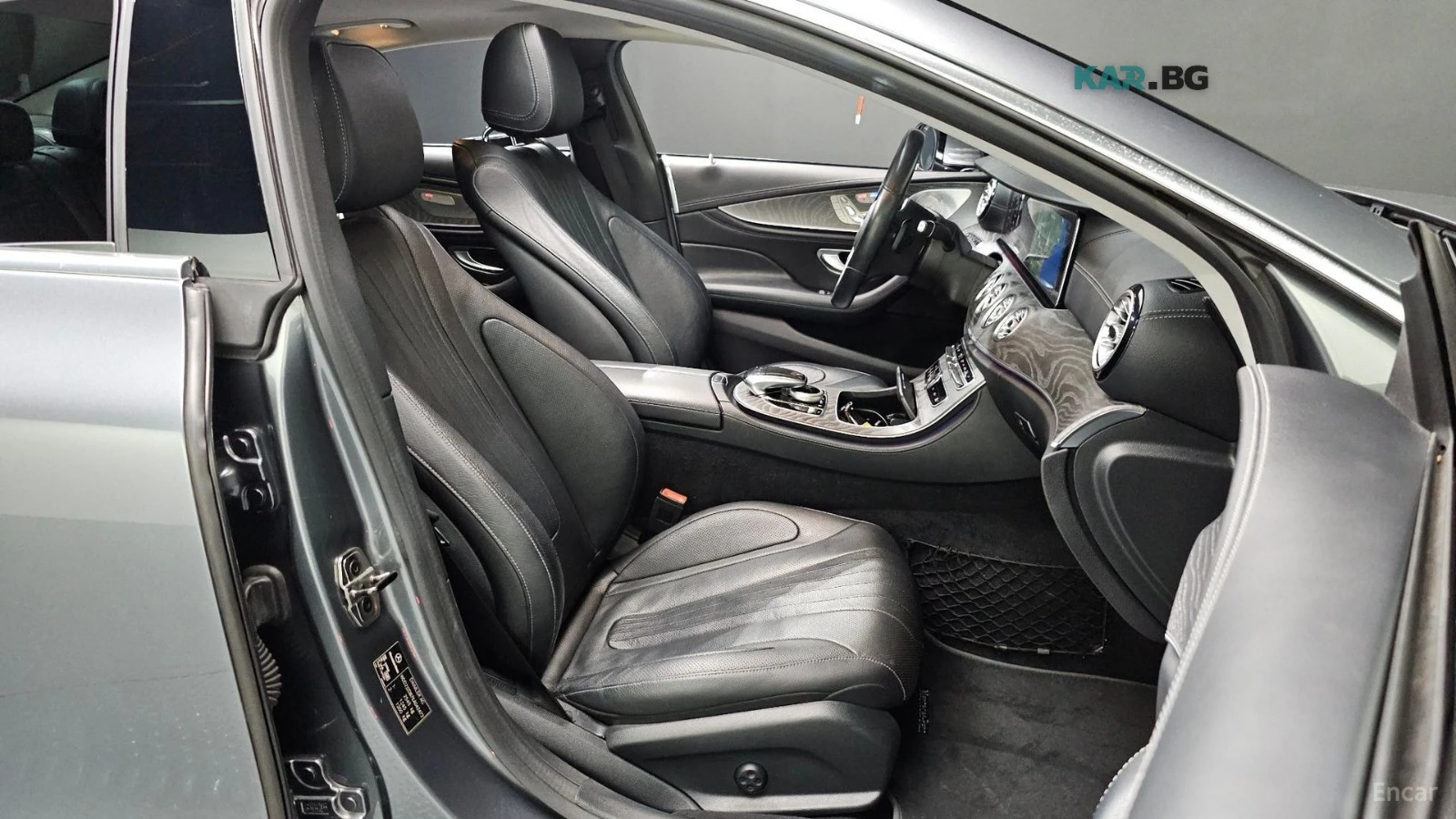 Mercedes-Benz CLS 400 4MATIC* DISTRONIC* ПОДГРЕВ* ОБДУХ* 360* ХЕДЪП* , снимка 9 - Автомобили и джипове - 55921626