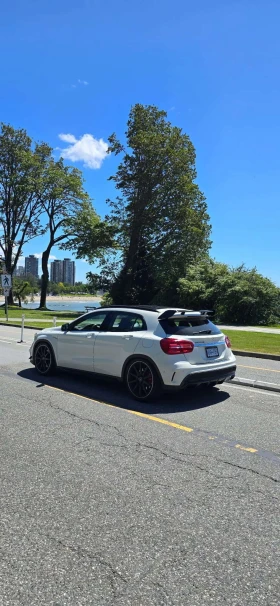 Mercedes-Benz GLA 45 AMG CARFAX /Кожа/Нави/Подгрев/Панорама/Бъкет седалки  | Auto.bg — изображение 10