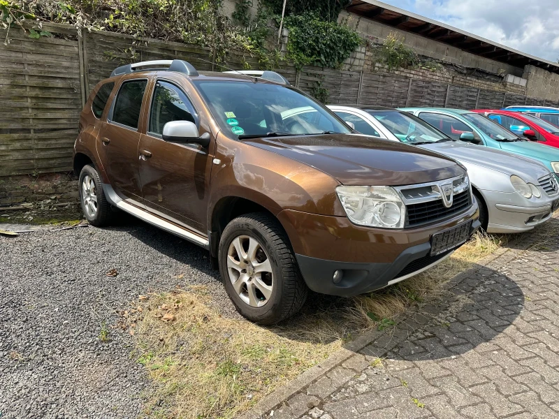 Dacia Duster 1.6 i, снимка 2 - Автомобили и джипове - 47498228