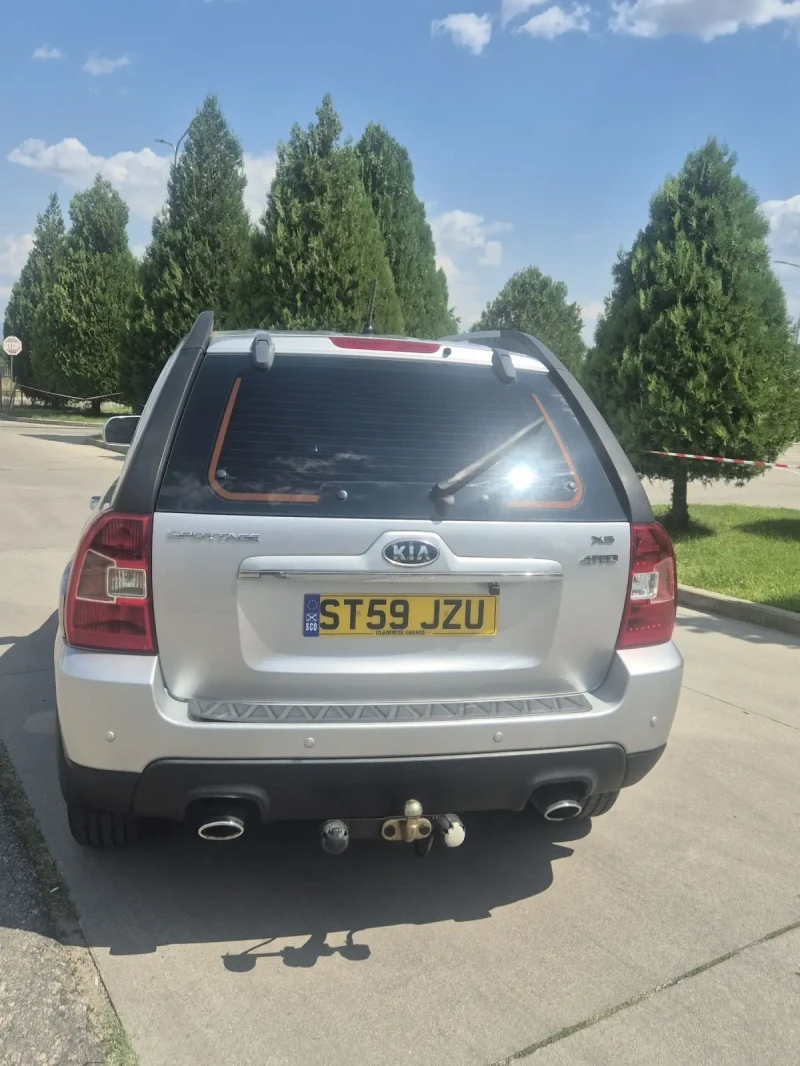 Kia Sportage 2.0 crdi, снимка 2 - Автомобили и джипове - 48523659