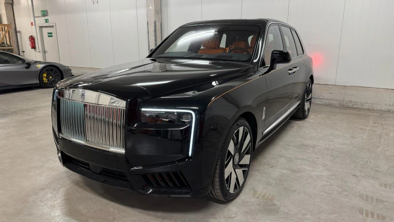 Rolls-Royce Cullinan SERIES II/ FACELIFT/BESPOKE/ 4-SEATS/SHOOTING STAR, снимка 3 - Автомобили и джипове - 48390156