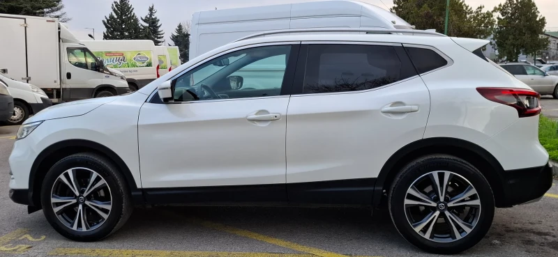 Nissan Qashqai 1.3 Facelift 360  Camera Бяла Перла , снимка 4 - Автомобили и джипове - 52642756