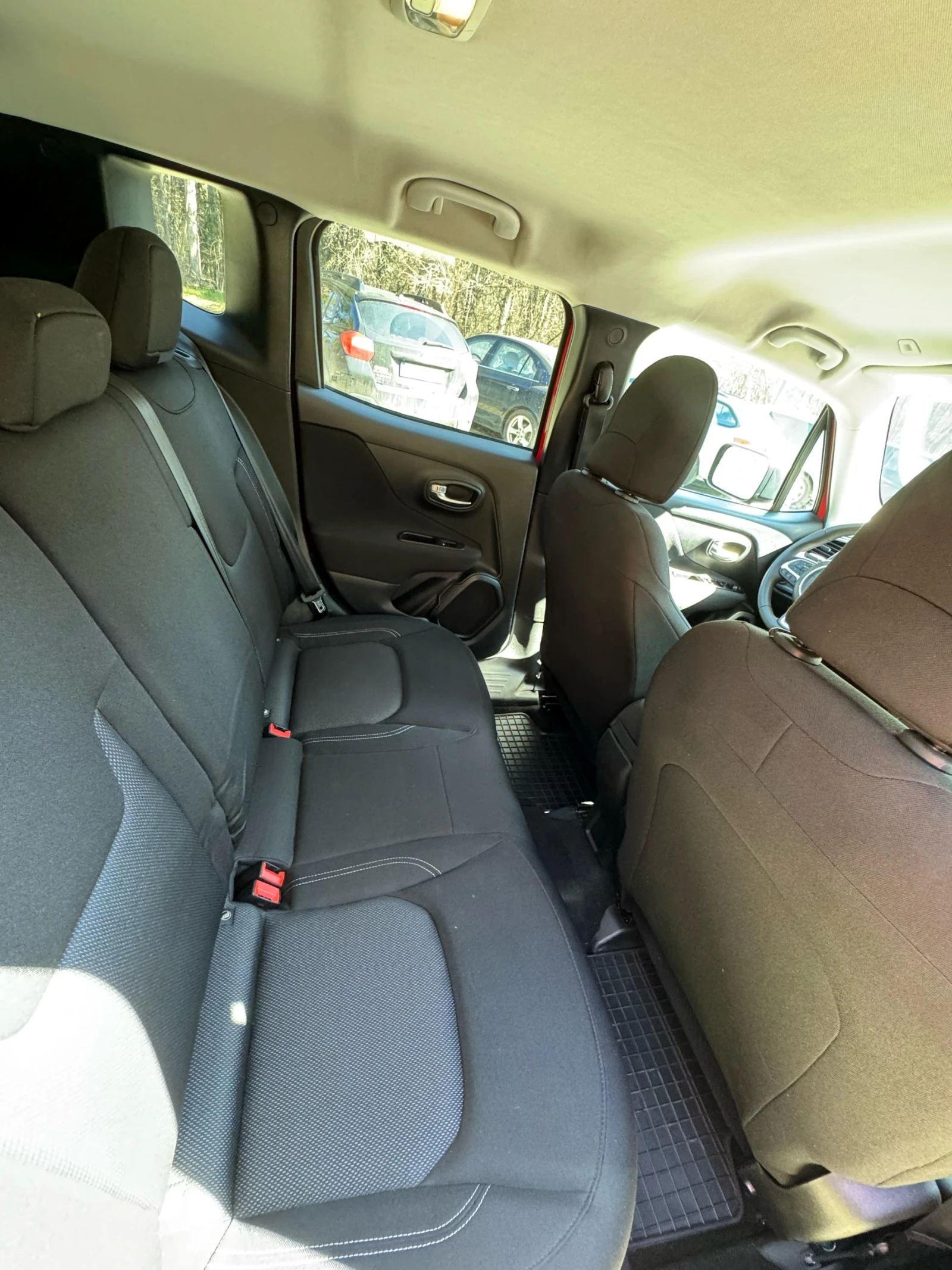 Jeep Renegade JEEPSTER* BLIND SPOT* LANE ASSiST* CARPLAY*  | Mobile.bg — изображение 12