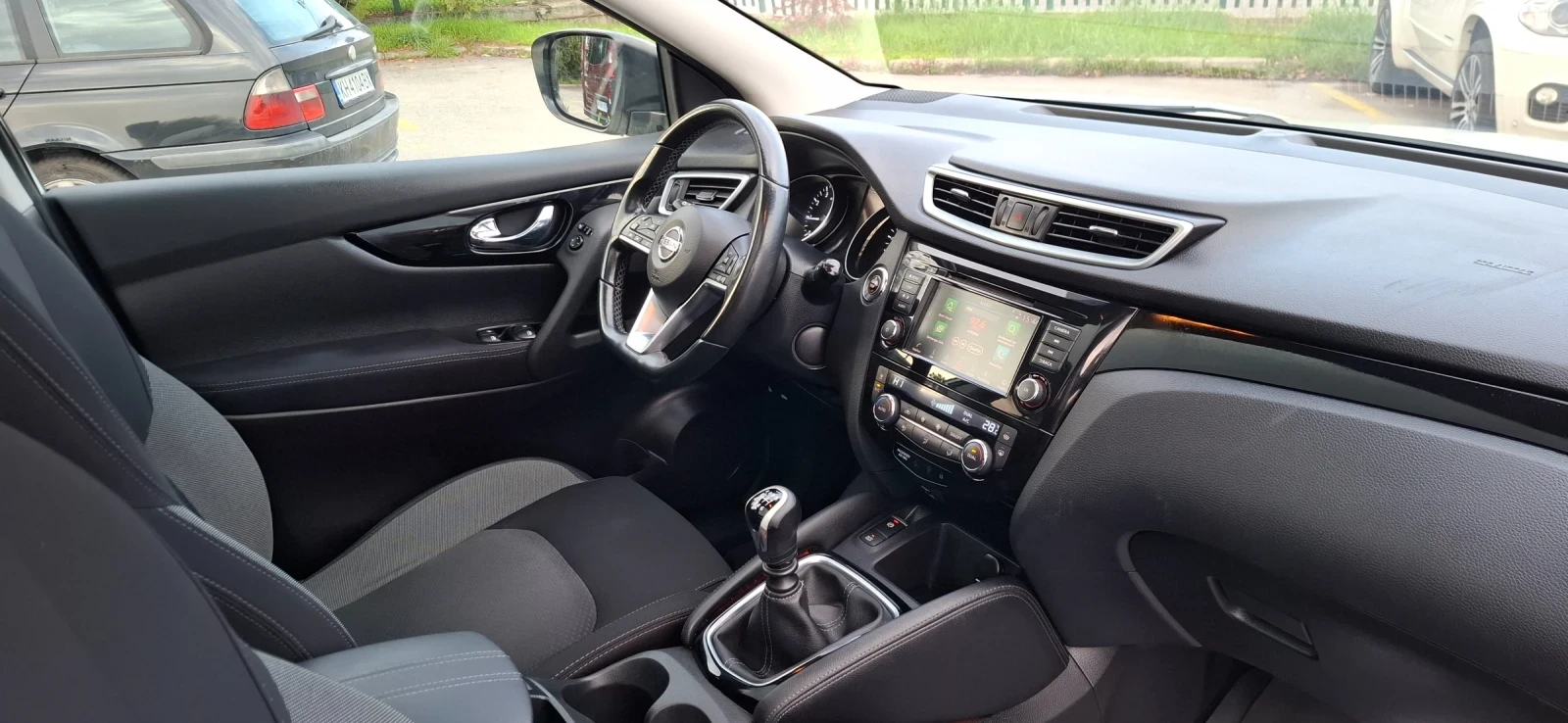 Nissan Qashqai 1.3 Facelift 360  Camera Бяла Перла  - изображение 10