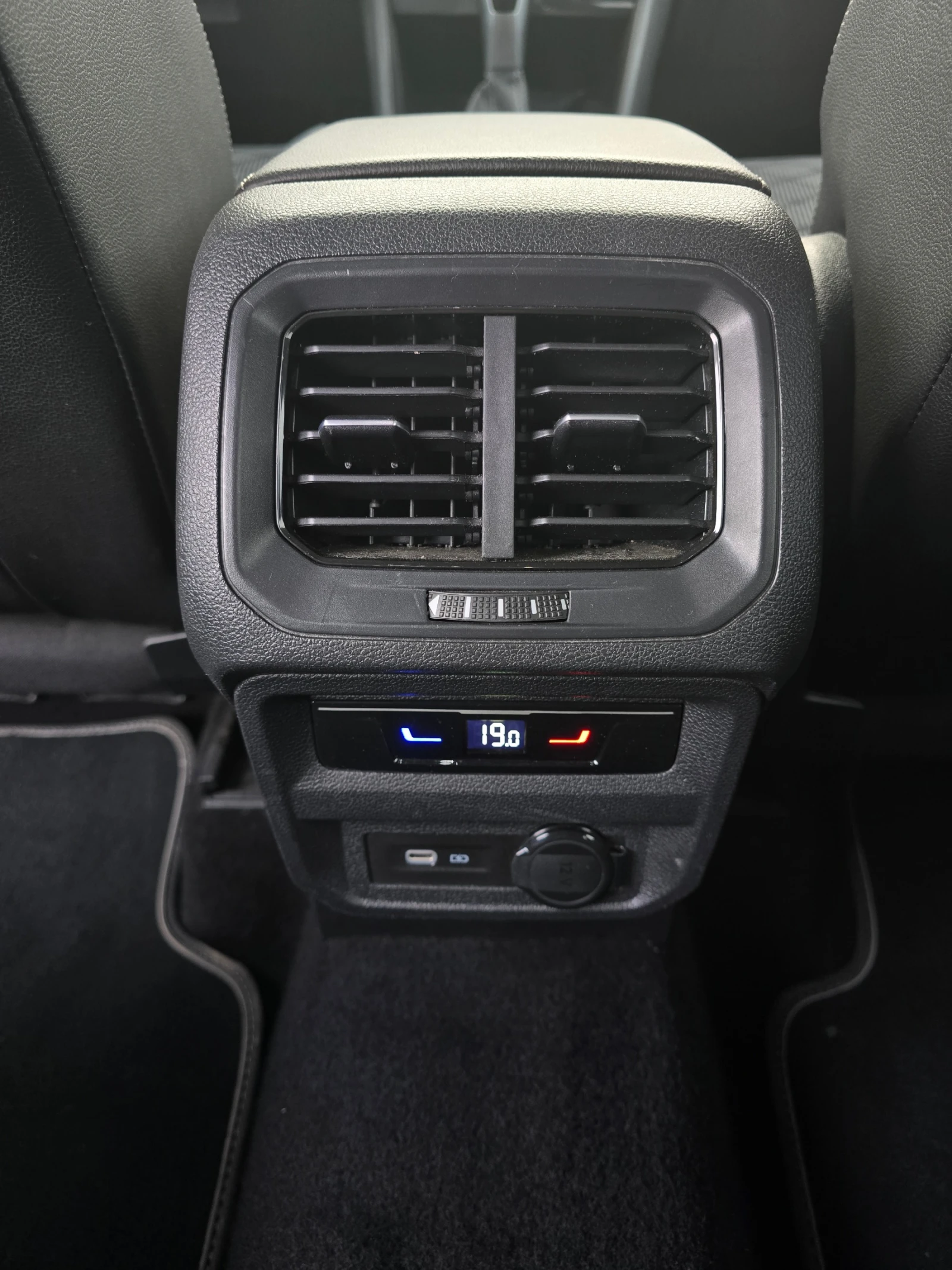 VW Tiguan 2.0 TSI/R-LINE/ALLSPACE/7 места - изображение 8