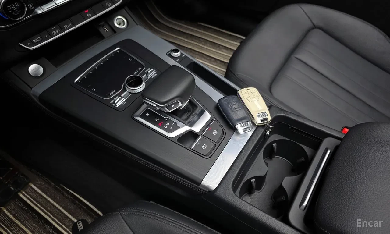 Audi Q5 FY 45 TFSI quattro | Панорама | Кожа | LED | , снимка 9 - Автомобили и джипове - 54995731