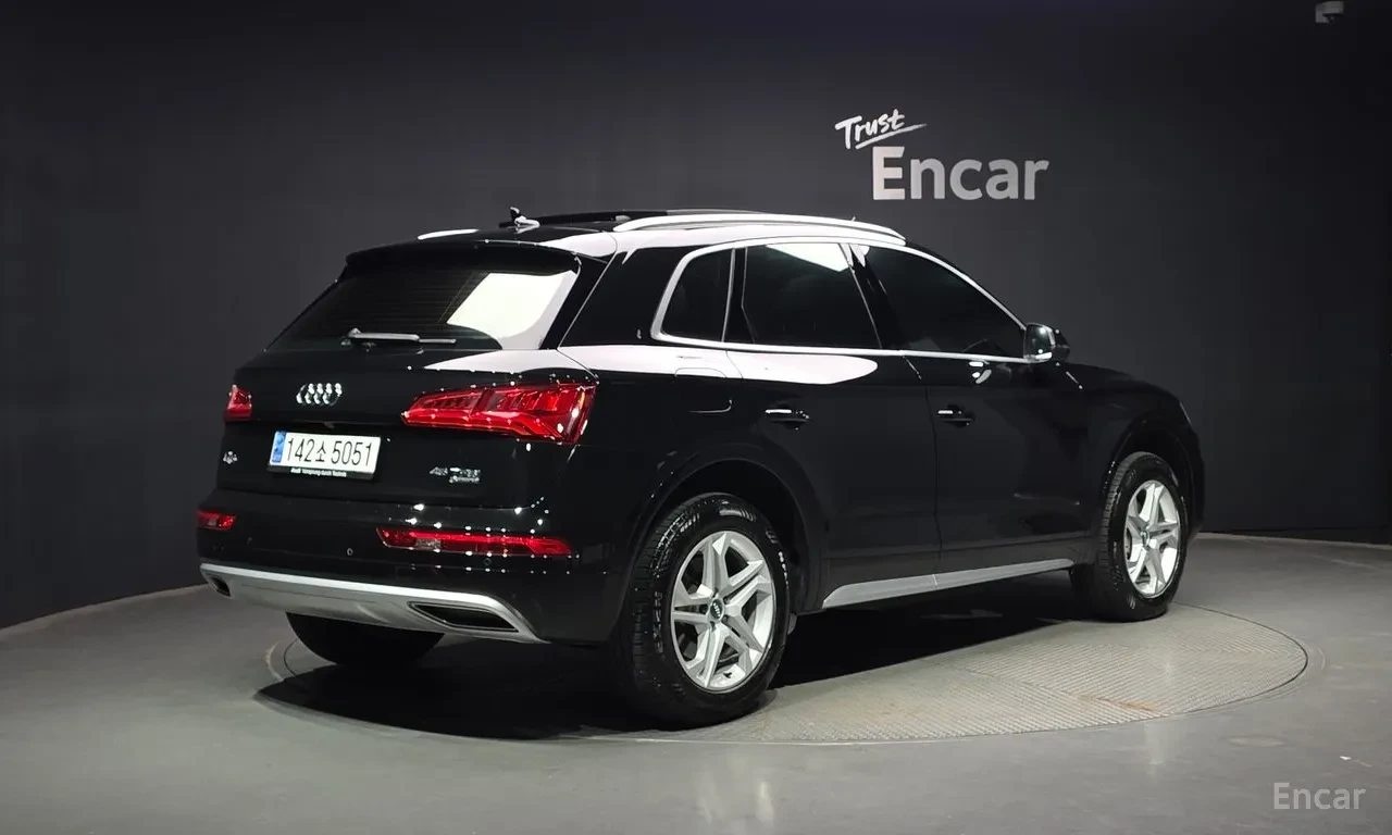 Audi Q5 FY 45 TFSI quattro | Панорама | Кожа | LED | , снимка 2 - Автомобили и джипове - 54995731