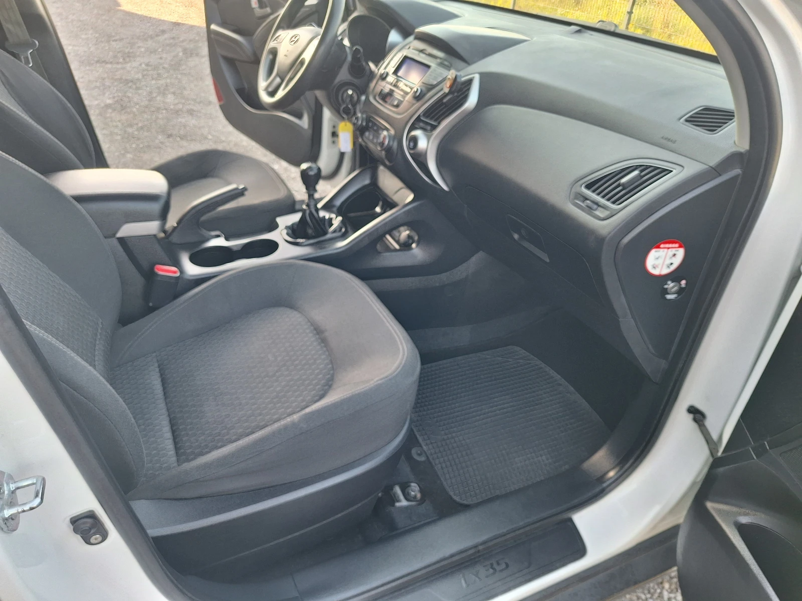 Hyundai IX35 1.7crdi, снимка 10 - Автомобили и джипове - 55092621