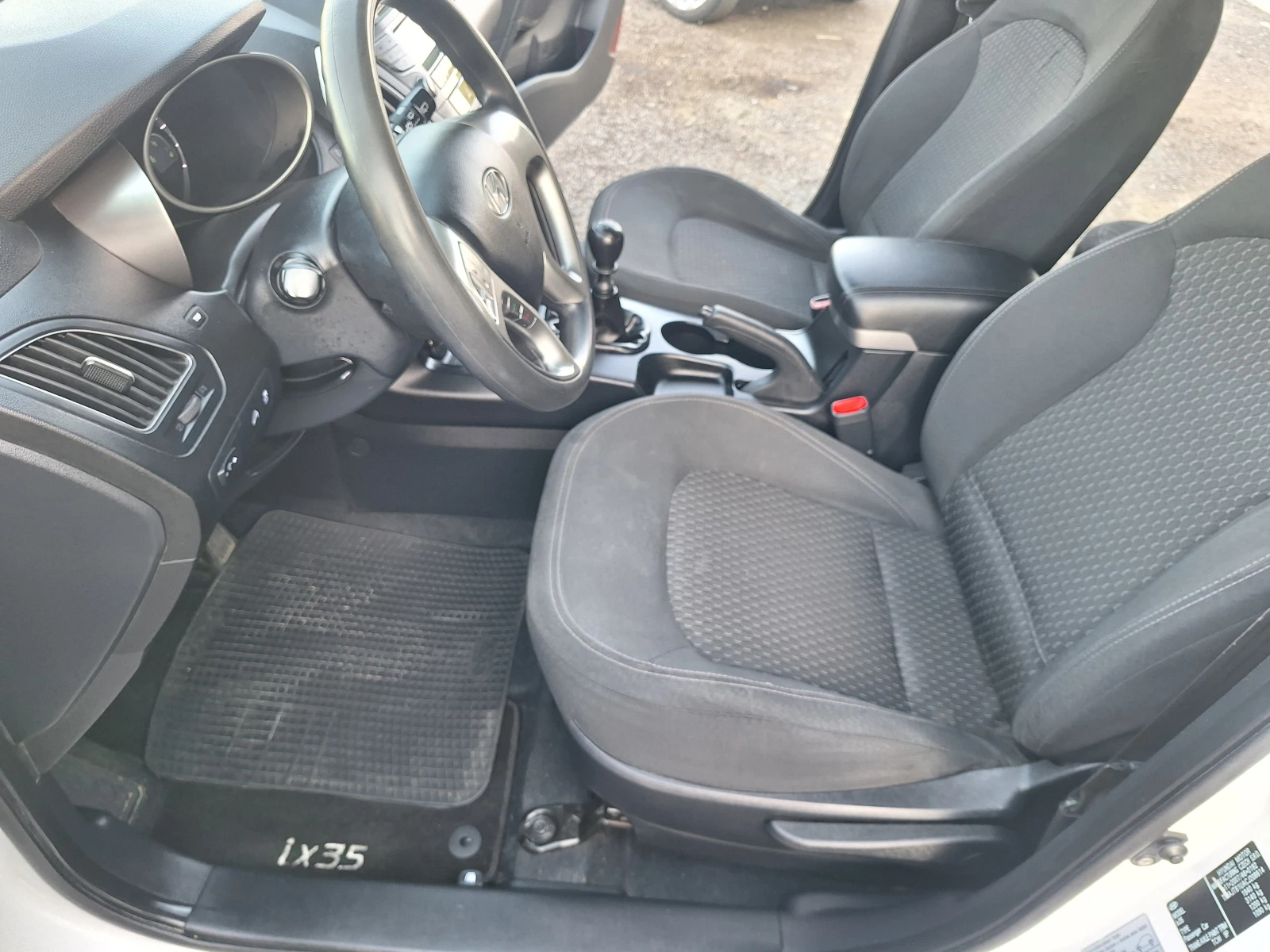 Hyundai IX35 1.7crdi, снимка 8 - Автомобили и джипове - 55092621